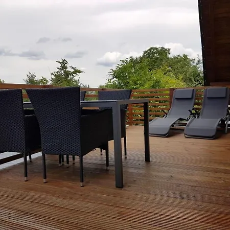 Appealing In Apartman