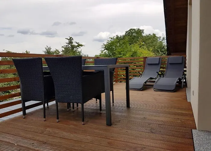 Appealing In Apartman